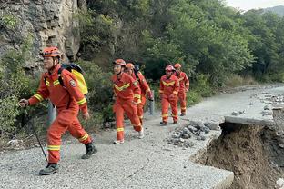 詹姆斯出场时间受限 哈姆：浓眉需要打出侵略性 保持侵略性