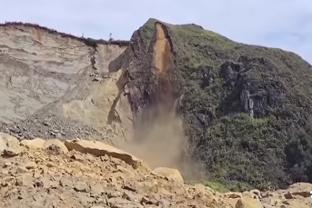 半场-曹赟定点射沙一博手球送点 上海申花暂1-0青岛海牛